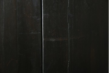 ビンテージ家具　アジアンテイスト　真鍮金具がアクセンのアンティーク調キャビネット　(R-084476)