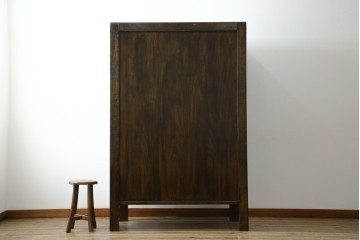 ビンテージ家具　アジアンテイスト　真鍮金具がアクセンのアンティーク調キャビネット　(R-084476)