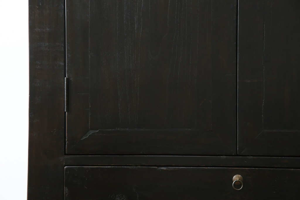 ビンテージ家具　アジアンテイスト　真鍮金具がアクセンのアンティーク調キャビネット　(R-084476)