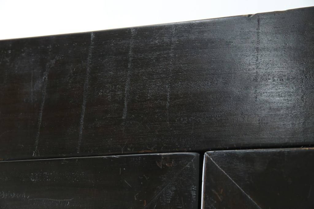 ビンテージ家具　アジアンテイスト　真鍮金具がアクセンのアンティーク調キャビネット　(R-084476)