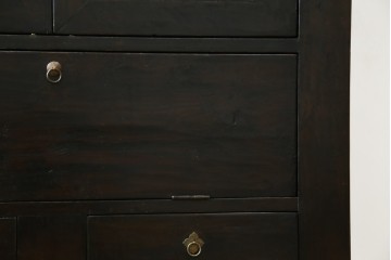 ビンテージ家具　アジアンテイスト　真鍮金具がアクセンのアンティーク調キャビネット　(R-084476)