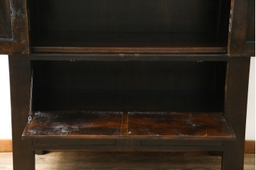 ビンテージ家具　アジアンテイスト　真鍮金具がアクセンのアンティーク調キャビネット　(R-084476)