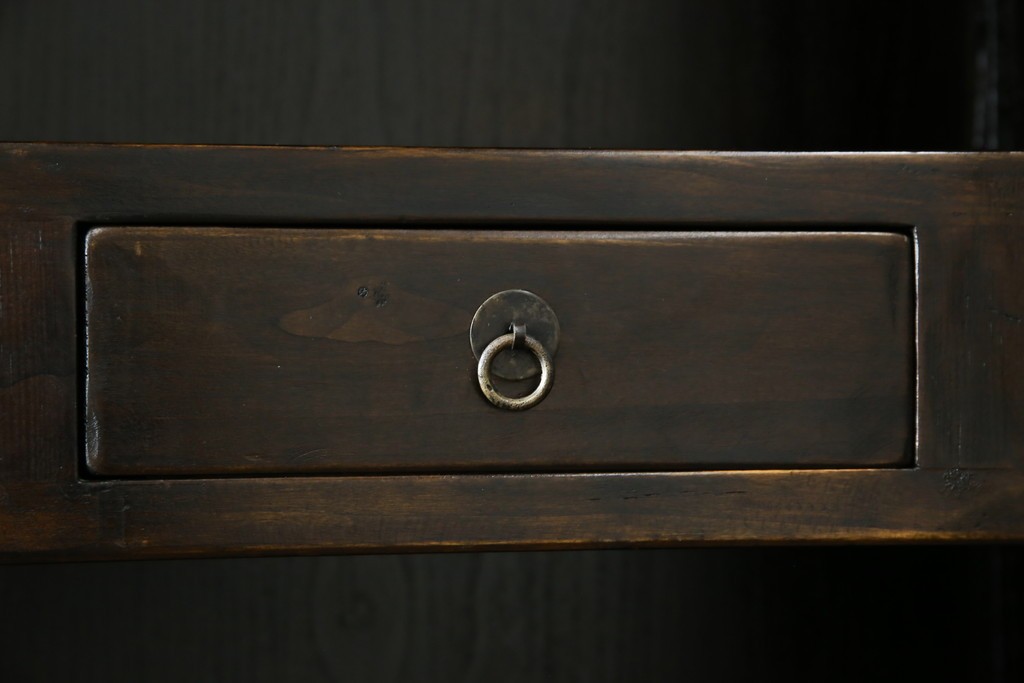 ビンテージ家具　アジアンテイスト　真鍮金具がアクセンのアンティーク調キャビネット　(R-084476)