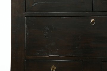 ビンテージ家具　アジアンテイスト　真鍮金具がアクセンのアンティーク調キャビネット　(R-084476)