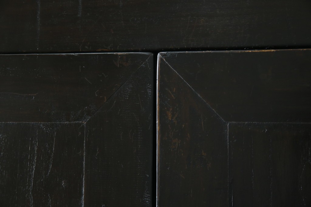 ビンテージ家具　アジアンテイスト　真鍮金具がアクセンのアンティーク調キャビネット　(R-084476)