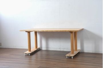 中古　CONDE HOUSE(カンディハウス)　ナラ材　ナチュラルテイストの空間づくりにおすすめ!木の温もりを感じられる無垢材のダイニングテーブル(6人掛け、食卓、作業台)(R-084478)