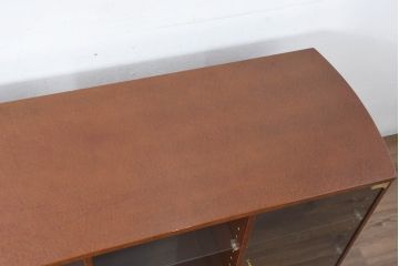 中古　美品　松創(MATSUSO・マツソウ)　特注　バーズアイメイプル　両面使いできる便利なサイドボード(収納棚、戸棚、食器棚、カップボード、ミラーバック、飾り棚、サイドキャビネット、ディスプレイケース、コレクションケース、オープンラック)(定価約100万円)(R-084480)
