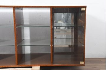 中古　美品　松創(MATSUSO・マツソウ)　特注　バーズアイメイプル　両面使いできる便利なサイドボード(収納棚、戸棚、食器棚、カップボード、ミラーバック、飾り棚、サイドキャビネット、ディスプレイケース、コレクションケース、オープンラック)(定価約100万円)(R-084480)