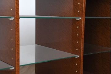 中古　美品　松創(MATSUSO・マツソウ)　特注　バーズアイメイプル　両面使いできる便利なサイドボード(収納棚、戸棚、食器棚、カップボード、ミラーバック、飾り棚、サイドキャビネット、ディスプレイケース、コレクションケース、オープンラック)(定価約100万円)(R-084480)