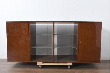 中古　美品　松創(MATSUSO・マツソウ)　特注　バーズアイメイプル　両面使いできる便利なサイドボード(収納棚、戸棚、食器棚、カップボード、ミラーバック、飾り棚、サイドキャビネット、ディスプレイケース、コレクションケース、オープンラック)(定価約100万円)(R-084480)