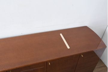 中古　美品　松創(MATSUSO・マツソウ)　特注　バーズアイメイプル　両面使いできる便利なサイドボード(収納棚、戸棚、食器棚、カップボード、サイドキャビネット)(定価約200万円)(R-084481)
