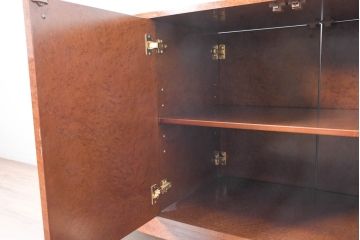 中古　美品　松創(MATSUSO・マツソウ)　特注　バーズアイメイプル　両面使いできる便利なサイドボード(収納棚、戸棚、食器棚、カップボード、サイドキャビネット)(定価約200万円)(R-084481)