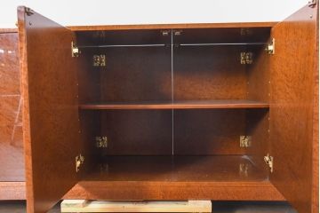 中古　美品　松創(MATSUSO・マツソウ)　特注　バーズアイメイプル　両面使いできる便利なサイドボード(収納棚、戸棚、食器棚、カップボード、サイドキャビネット)(定価約200万円)(R-084481)