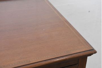 イギリスアンティーク　インレイ(象嵌)入り　経年を感じるマホガニー材の色合いが素敵な幅狭チェスト(サイドチェスト、引き出し、英国)(R-084482)