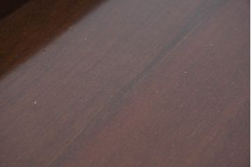 イギリスアンティーク　インレイ(象嵌)入り　経年を感じるマホガニー材の色合いが素敵な幅狭チェスト(サイドチェスト、引き出し、英国)(R-084482)