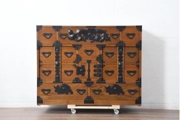 中古　美品　堂々とした佇まいが魅力のアンティーク調時代箪笥(収納箪笥、衣装箪笥、整理箪笥、和箪笥、引き出し)(R-084483)