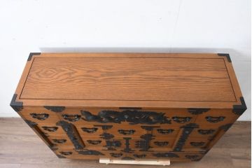 中古　美品　堂々とした佇まいが魅力のアンティーク調時代箪笥(収納箪笥、衣装箪笥、整理箪笥、和箪笥、引き出し)(R-084483)