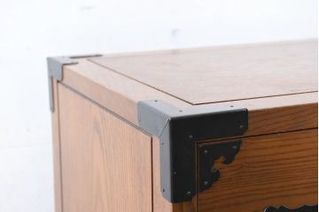 中古　美品　堂々とした佇まいが魅力のアンティーク調時代箪笥(収納箪笥、衣装箪笥、整理箪笥、和箪笥、引き出し)(R-084483)