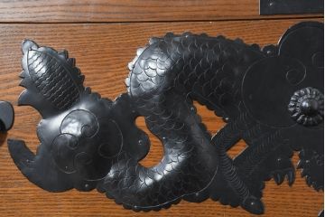中古　美品　堂々とした佇まいが魅力のアンティーク調時代箪笥(収納箪笥、衣装箪笥、整理箪笥、和箪笥、引き出し)(R-084483)