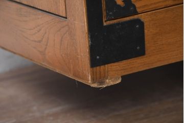 中古　美品　堂々とした佇まいが魅力のアンティーク調時代箪笥(収納箪笥、衣装箪笥、整理箪笥、和箪笥、引き出し)(R-084483)