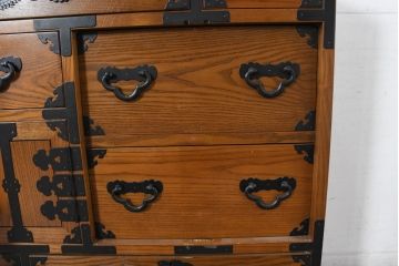 中古　美品　堂々とした佇まいが魅力のアンティーク調時代箪笥(収納箪笥、衣装箪笥、整理箪笥、和箪笥、引き出し)(R-084483)