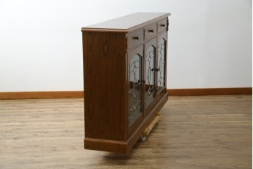 中古　三越家具(現カントリーハウス)　Brugge(ブルージュ)　クラシカルな空間づくりにぴったりなステンドグラス入りサイドボード　(R-084484)