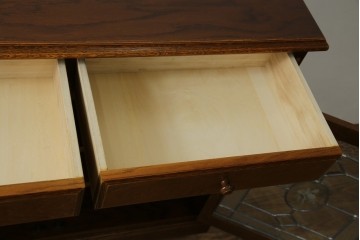 中古　三越家具(現カントリーハウス)　Brugge(ブルージュ)　クラシカルな空間づくりにぴったりなステンドグラス入りサイドボード　(R-084484)