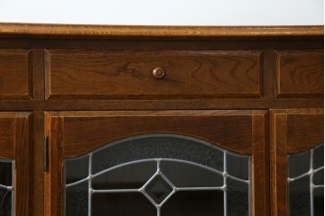 中古　三越家具(現カントリーハウス)　Brugge(ブルージュ)　クラシカルな空間づくりにぴったりなステンドグラス入りサイドボード　(R-084484)