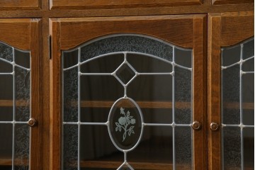 中古　三越家具(現カントリーハウス)　Brugge(ブルージュ)　クラシカルな空間づくりにぴったりなステンドグラス入りサイドボード　(R-084484)