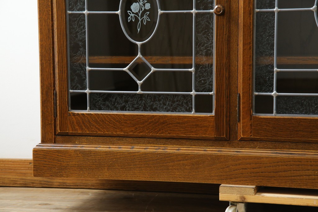 中古　三越家具(現カントリーハウス)　Brugge(ブルージュ)　クラシカルな空間づくりにぴったりなステンドグラス入りサイドボード　(R-084484)