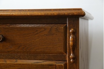 中古　三越家具(現カントリーハウス)　Brugge(ブルージュ)　クラシカルな空間づくりにぴったりなステンドグラス入りサイドボード　(R-084484)