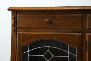 中古　三越家具(現カントリーハウス)　Brugge(ブルージュ)　クラシカルな空間づくりにぴったりなステンドグラス入りサイドボード　(R-084484)