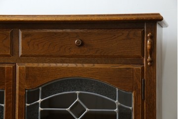 中古　三越家具(現カントリーハウス)　Brugge(ブルージュ)　クラシカルな空間づくりにぴったりなステンドグラス入りサイドボード　(R-084484)