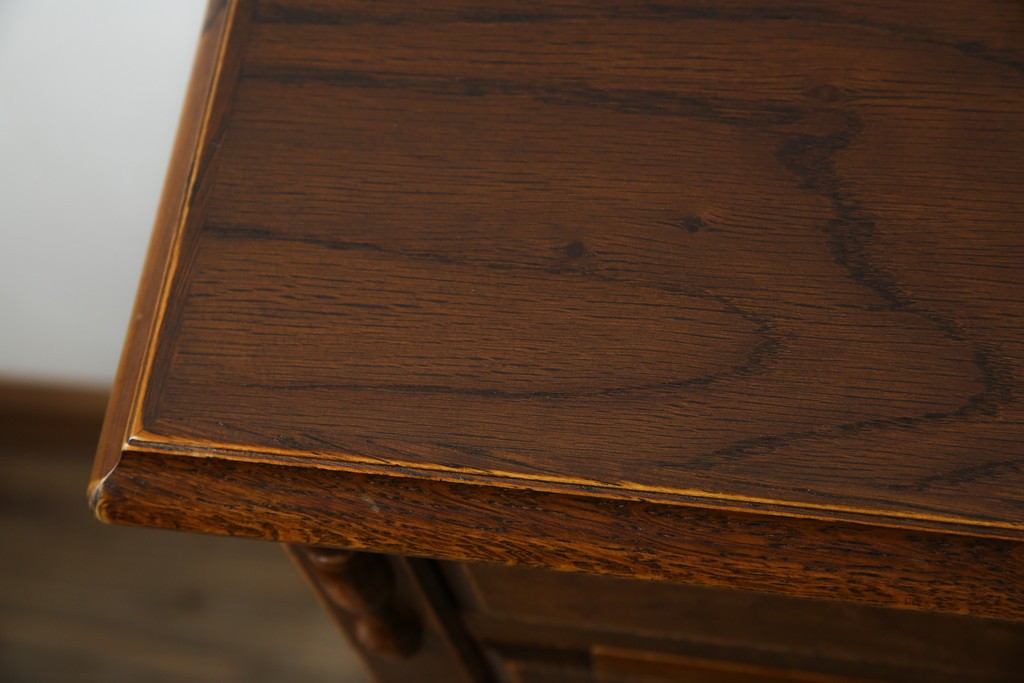 中古　三越家具(現カントリーハウス)　Brugge(ブルージュ)　クラシカルな空間づくりにぴったりなステンドグラス入りサイドボード　(R-084484)