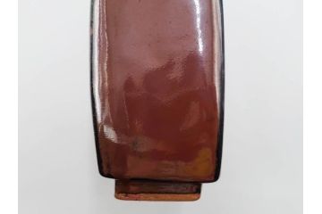 人間国宝　濱田庄司(浜田庄司)　益子焼　柿釉　丸紋　赤絵　高さ 約23cm　空間に格調高い趣を添える扁壷(花瓶、花生、花入、花器、フラワーベース、扁壺、壷、共箱付)(R-084485)