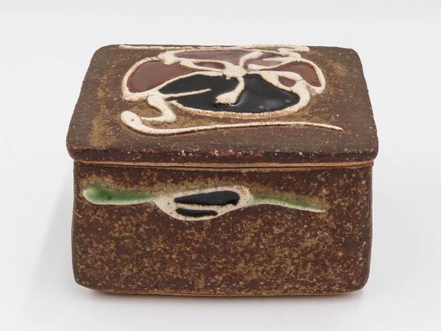 河井寛次郎　鉄釉　河井つね識箱　4.4寸　土のぬくもりと自然な色合いが調和した心安らぐ蓋物(蓋付き器、小物入れ、深鉢、深皿、和食器、陶器、四寸四分)(R-084486)