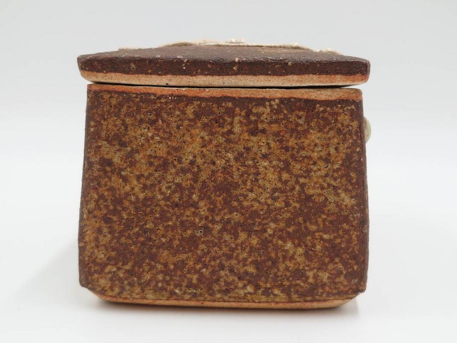 河井寛次郎　鉄釉　河井つね識箱　4.4寸　土のぬくもりと自然な色合いが調和した心安らぐ蓋物(蓋付き器、小物入れ、深鉢、深皿、和食器、陶器、四寸四分)(R-084486)