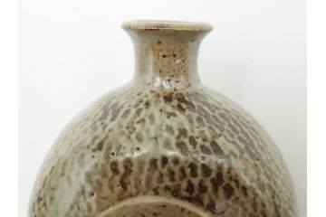 人間国宝　島岡達三　益子焼　象嵌　土の温もりを感じる趣深い徳利(R-084489)