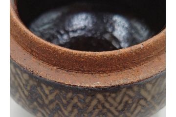 人間国宝　島岡達三　益子焼　象嵌　2.8寸　お部屋に静謐な美しさをもたらす盒子(R-084490)