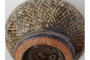 人間国宝　島岡達三　益子焼　象嵌　2.8寸　お部屋に静謐な美しさをもたらす盒子(R-084490)