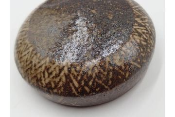 人間国宝　島岡達三　益子焼　象嵌　2.8寸　お部屋に静謐な美しさをもたらす盒子(R-084490)