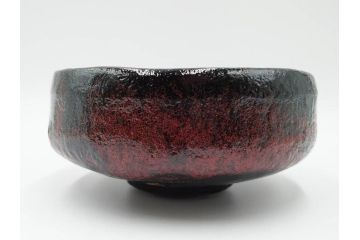 吉村楽入　黒楽　一入写　西湖　約15cm　4.8寸　土の表情が織りなす深い味わいを感じる馬盥茶碗　(R-084491)
