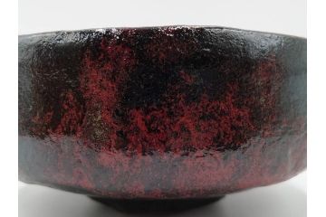 吉村楽入　黒楽　一入写　西湖　約15cm　4.8寸　土の表情が織りなす深い味わいを感じる馬盥茶碗　(R-084491)
