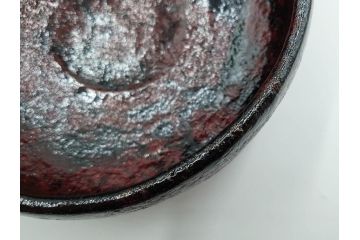 吉村楽入　黒楽　一入写　西湖　約15cm　4.8寸　土の表情が織りなす深い味わいを感じる馬盥茶碗　(R-084491)