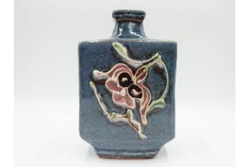 河井寛次郎　呉洲(呉須)　高さ 約24cm　堂々とした存在感と温かみを感じる花扁壷(扁壺、花瓶、花生、花入、花器、フラワーベース、共箱付)(R-084494)