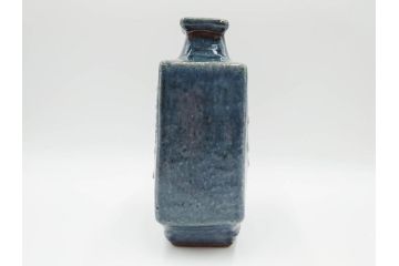 河井寛次郎　呉洲(呉須)　高さ 約24cm　堂々とした存在感と温かみを感じる花扁壷(扁壺、花瓶、花生、花入、花器、フラワーベース、共箱付)(R-084494)