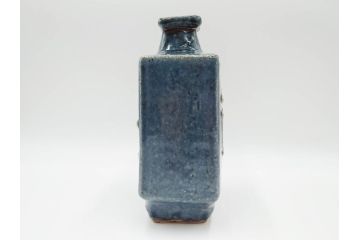 河井寛次郎　呉洲(呉須)　高さ 約24cm　堂々とした存在感と温かみを感じる花扁壷(扁壺、花瓶、花生、花入、花器、フラワーベース、共箱付)(R-084494)