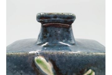 河井寛次郎　呉洲(呉須)　高さ 約24cm　堂々とした存在感と温かみを感じる花扁壷(扁壺、花瓶、花生、花入、花器、フラワーベース、共箱付)(R-084494)