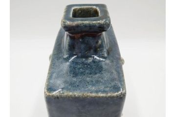 河井寛次郎　呉洲(呉須)　高さ 約24cm　堂々とした存在感と温かみを感じる花扁壷(扁壺、花瓶、花生、花入、花器、フラワーベース、共箱付)(R-084494)