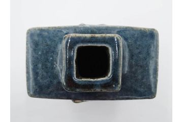 河井寛次郎　呉洲(呉須)　高さ 約24cm　堂々とした存在感と温かみを感じる花扁壷(扁壺、花瓶、花生、花入、花器、フラワーベース、共箱付)(R-084494)